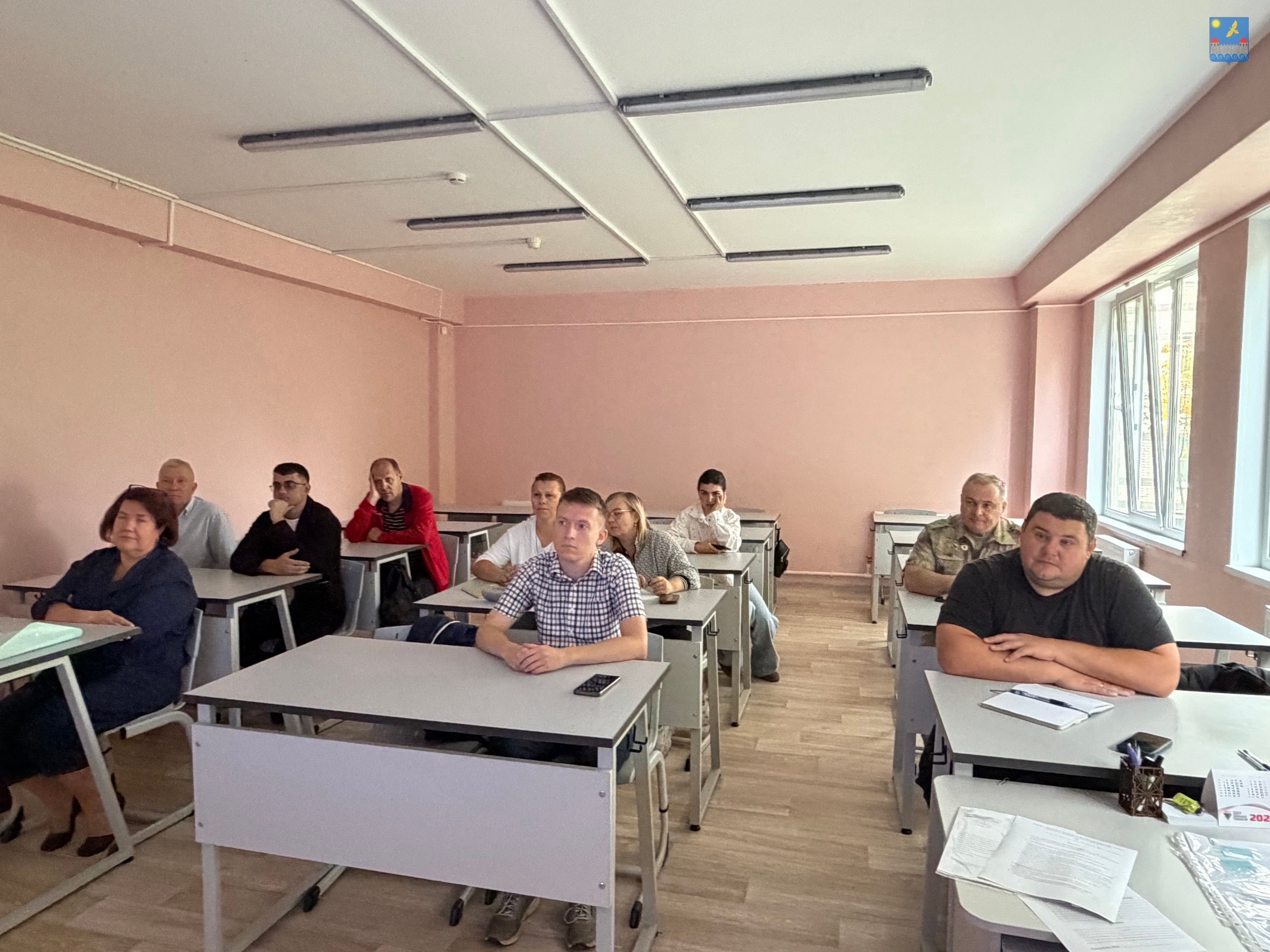 Педагоги Кингисеппского района узнали у военного командира требования к призывникам