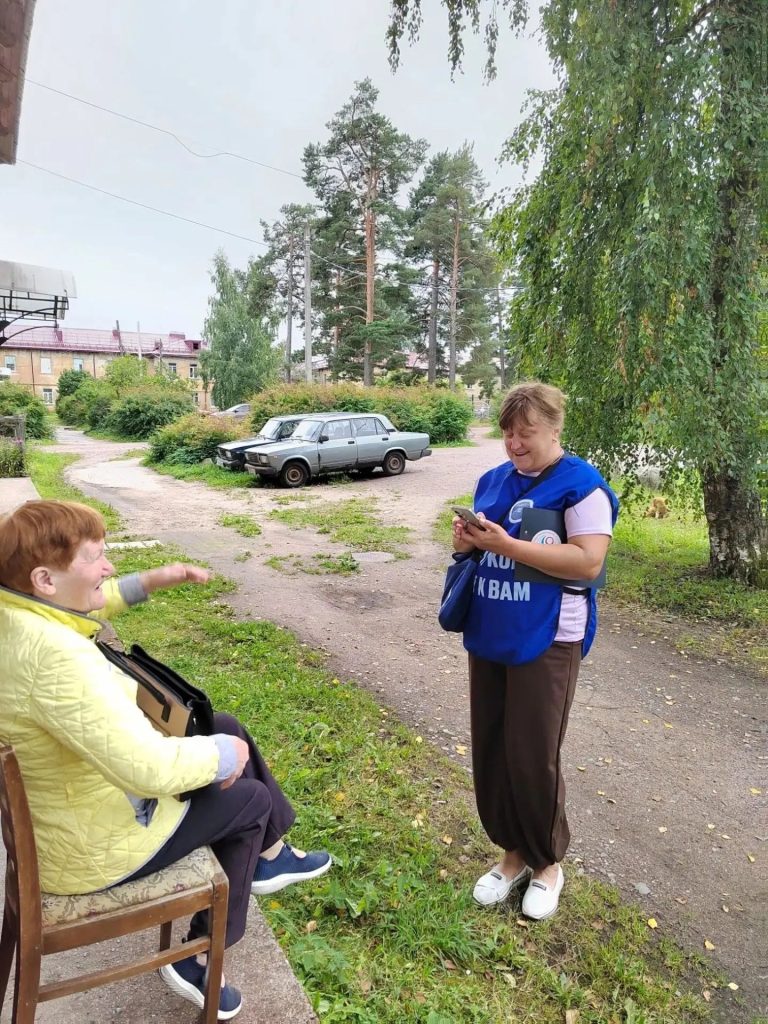 Члены УИК в Приозерском районе начали обходить жителей для рассказа о порядке голосования