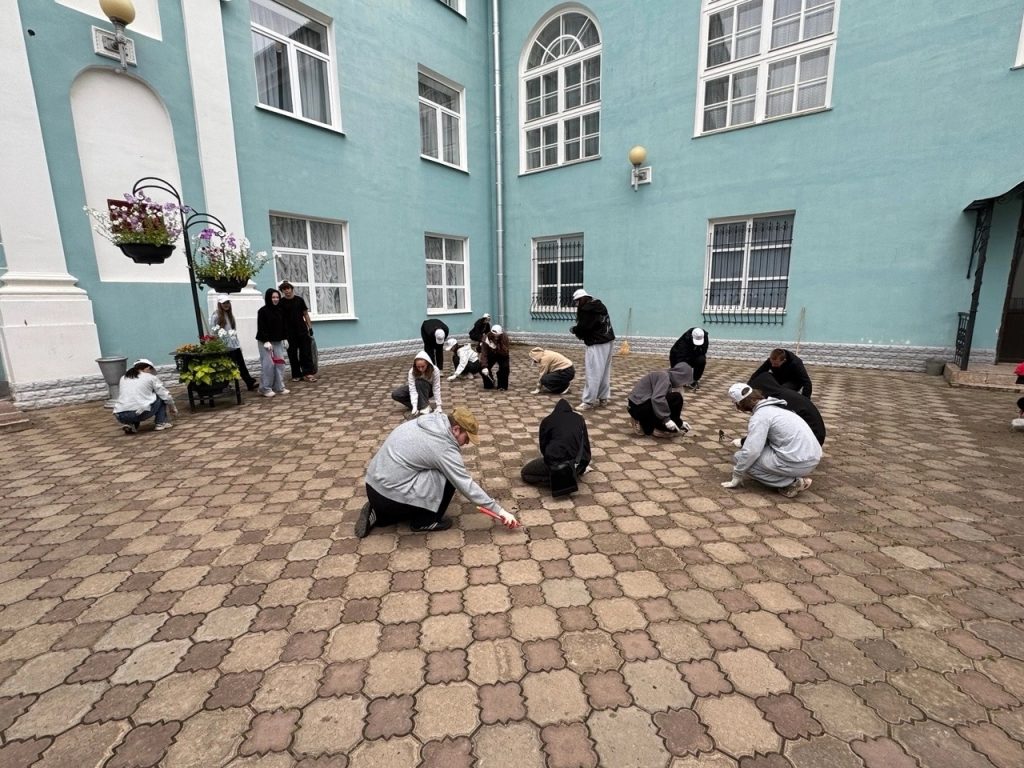 Подростки из Бокситогорского района закончили лето работами по благоустройству