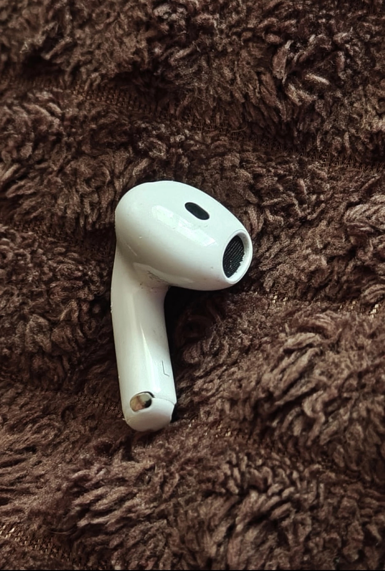 В Всеволожске найден левый наушник Air Pods на Ленинградской