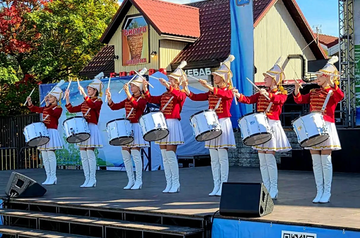 Жители Сосново встретили День поселка концертами и мастер-классами