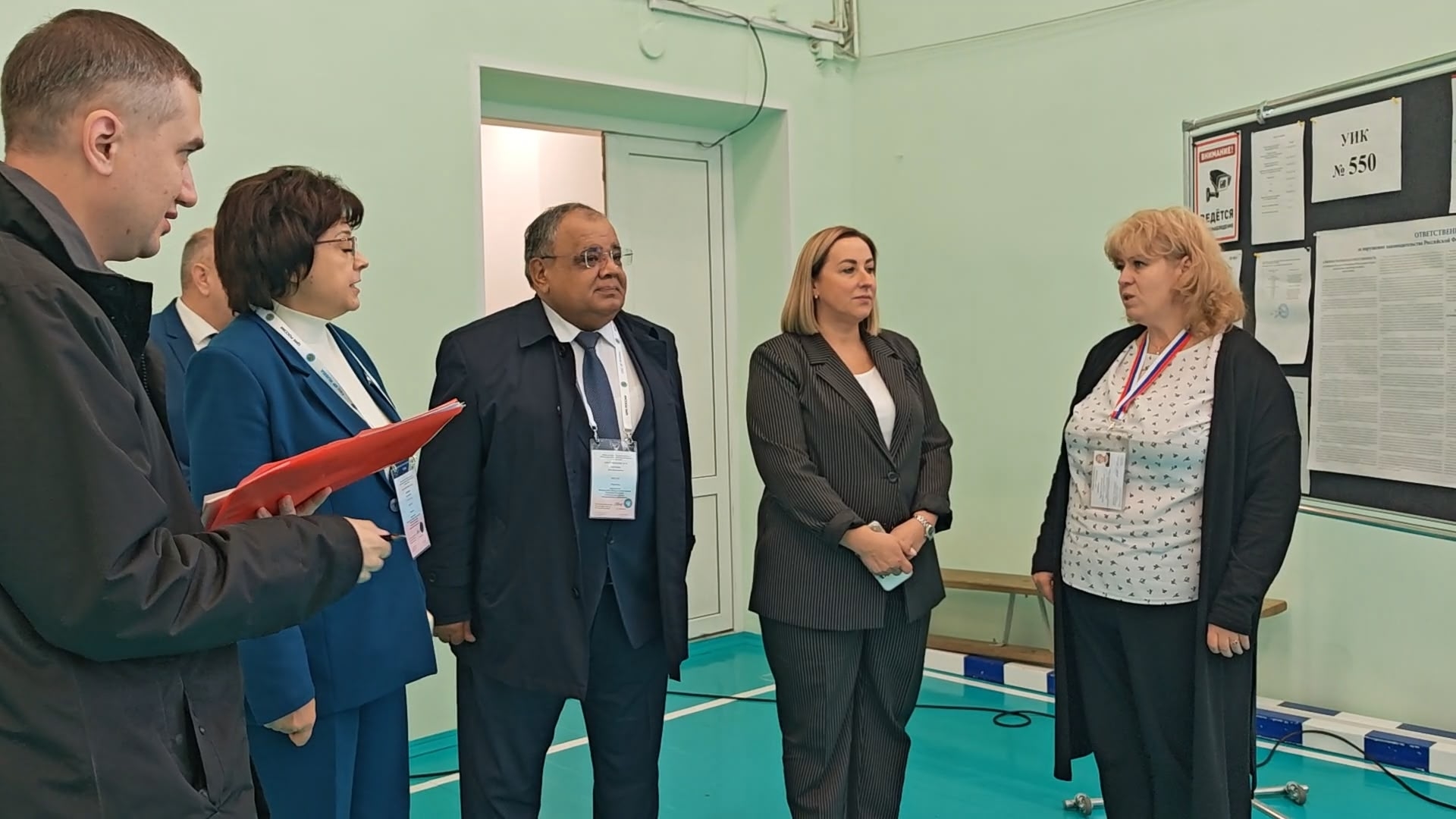 В Кировском районе работают международные наблюдатели за процессом голосования