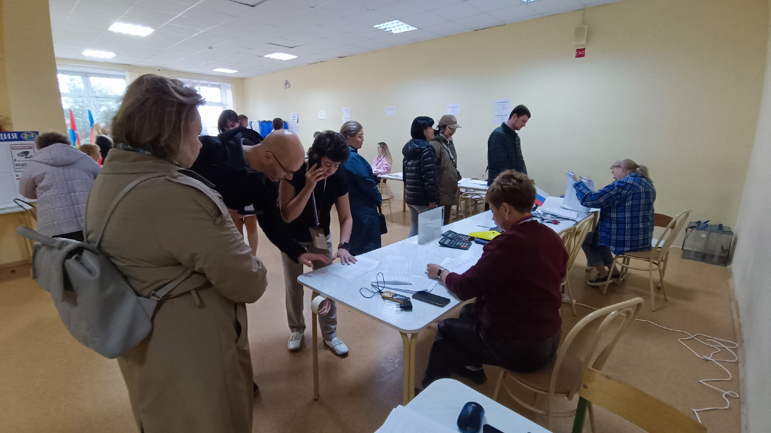 В Мурино с восьми утра началось голосование на избирательных участках