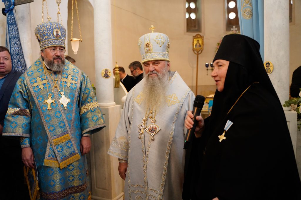 К юбилею Староладожской обители открыли экотропу и передали редкую святыню