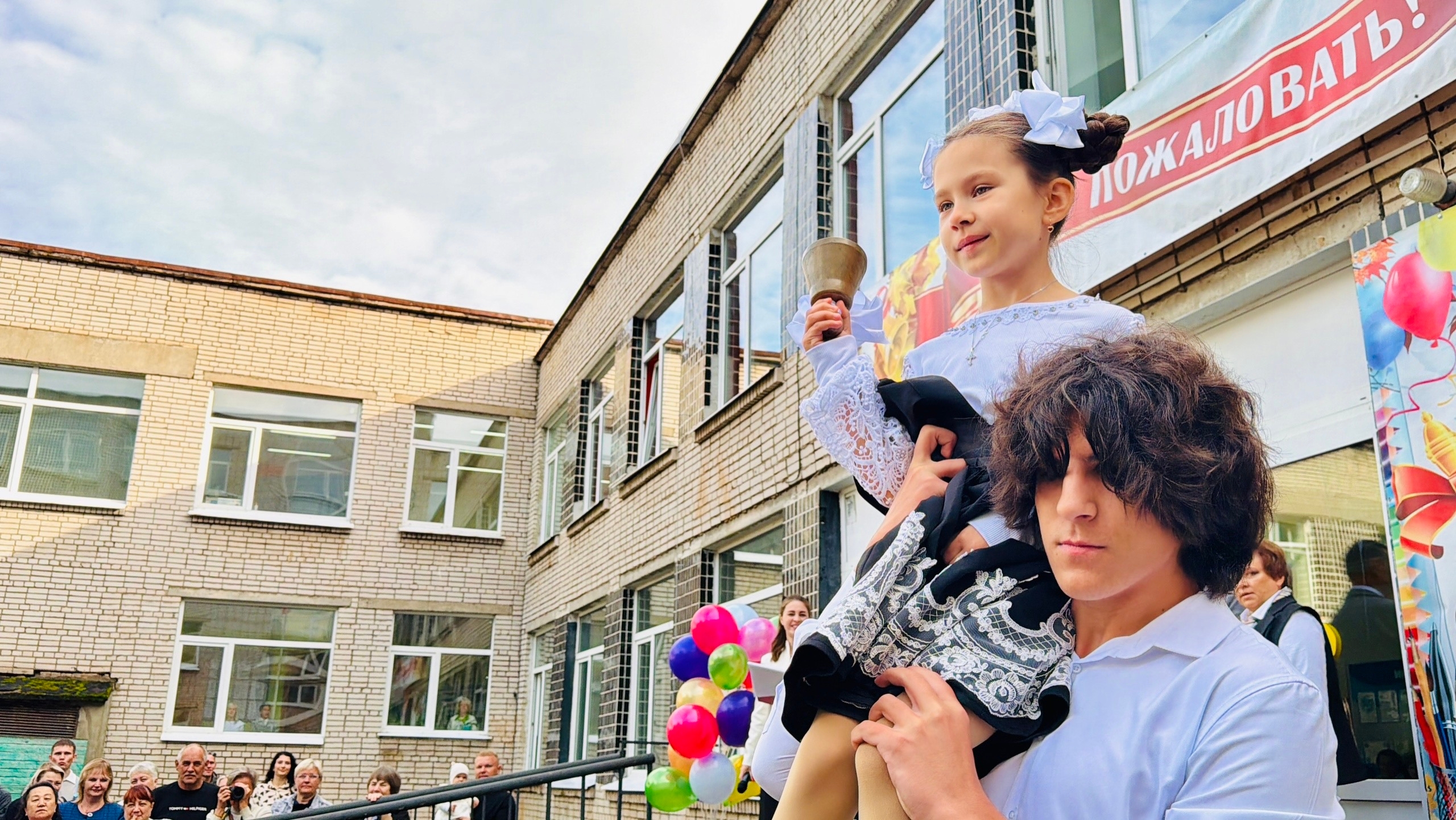 В школах Тихвинского района начали занятия более 6 тысяч учеников