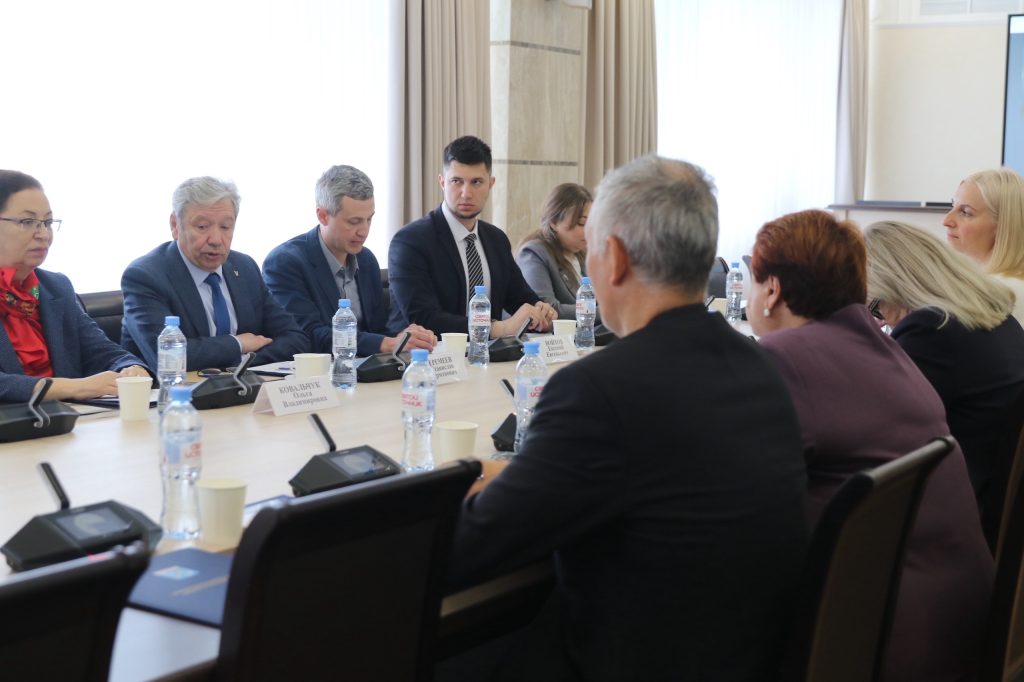 Совет представителей некоммерческих организаций при региональном парламенте провел заседание