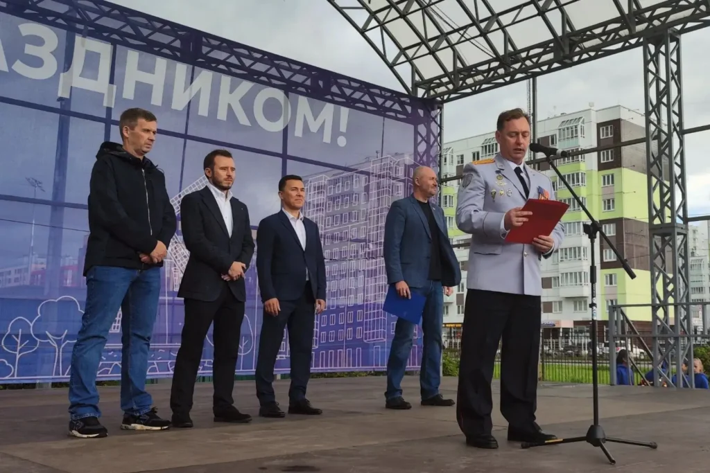 На стадионе Заневский в Янино-1 открылся сезон Школьной спортивной лиги