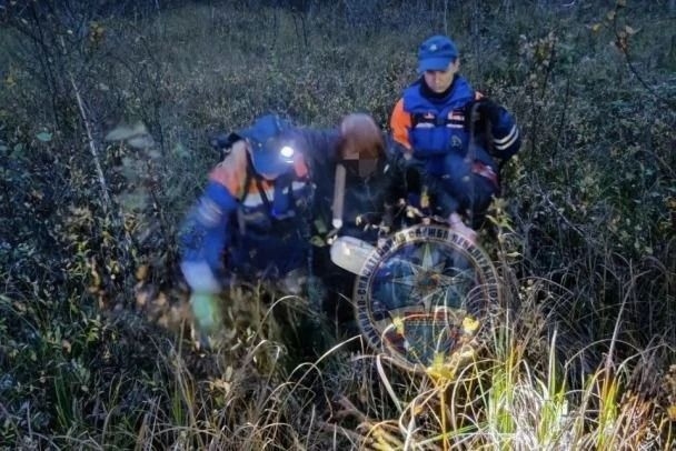 Под Назией женщина дождалась спасателей по колена в болоте