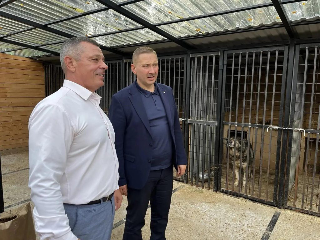 Леонид Кротов посетил районные станции ветеринарии Ленинградской области