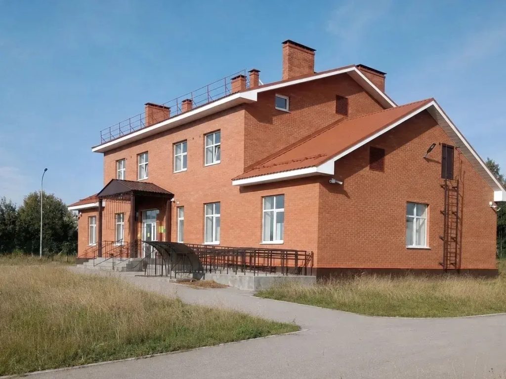 В Яльгелево завершили строительство двухэтажного фельдшерско-акушерского пункта