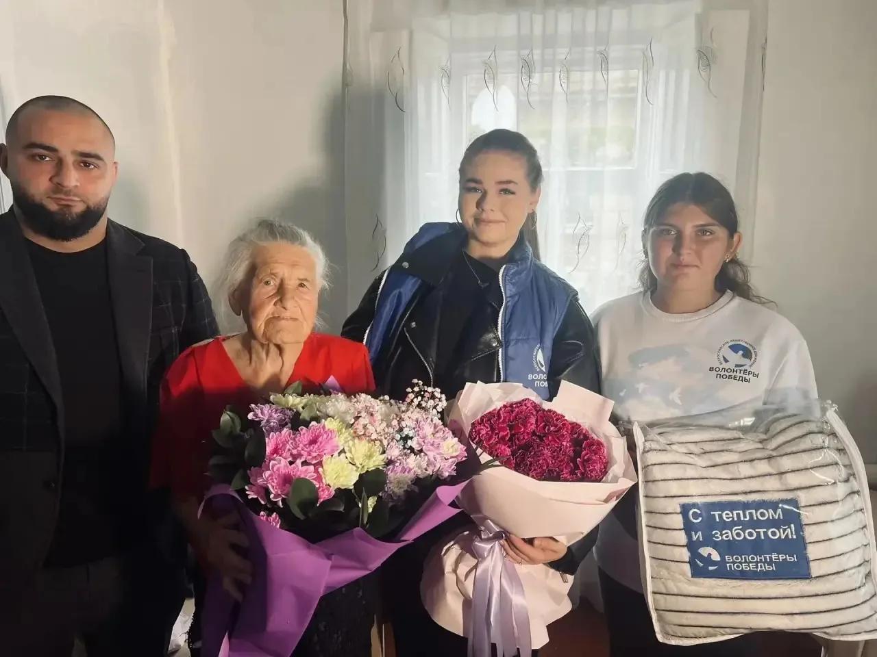 Ленобласть поздравила 99-летнюю ветерана ВОВ Веру Лупинос